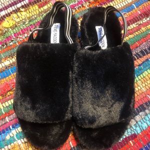 Steve Madden Slippers Lounge Wear Fuzzy Size 8